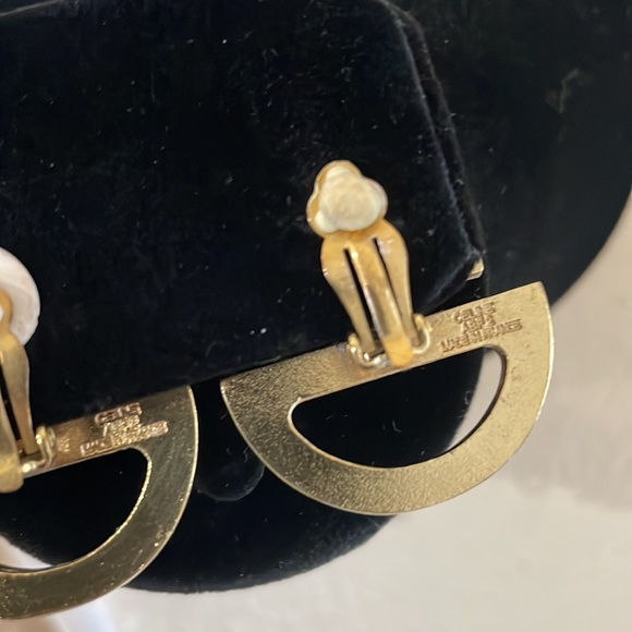 🔥🔥Vintage Celine Earrings (Clip-on) - Picture 5 of 5